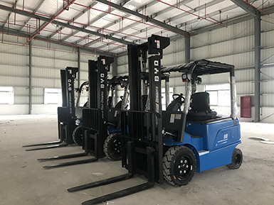 感謝蔡總的大力支持，再次購(gòu)買3+1臺(tái)比亞迪叉車，祝：生意興??！